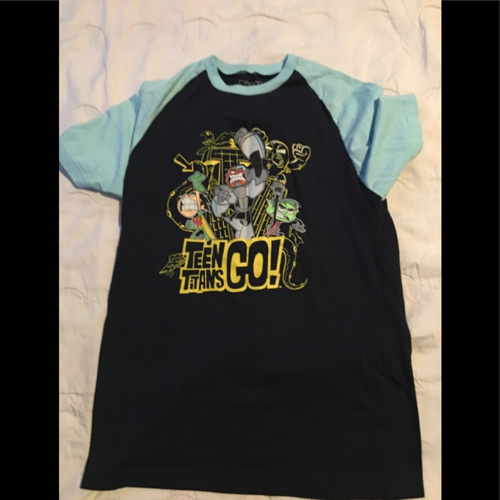 Boys teen titan shirt size Large